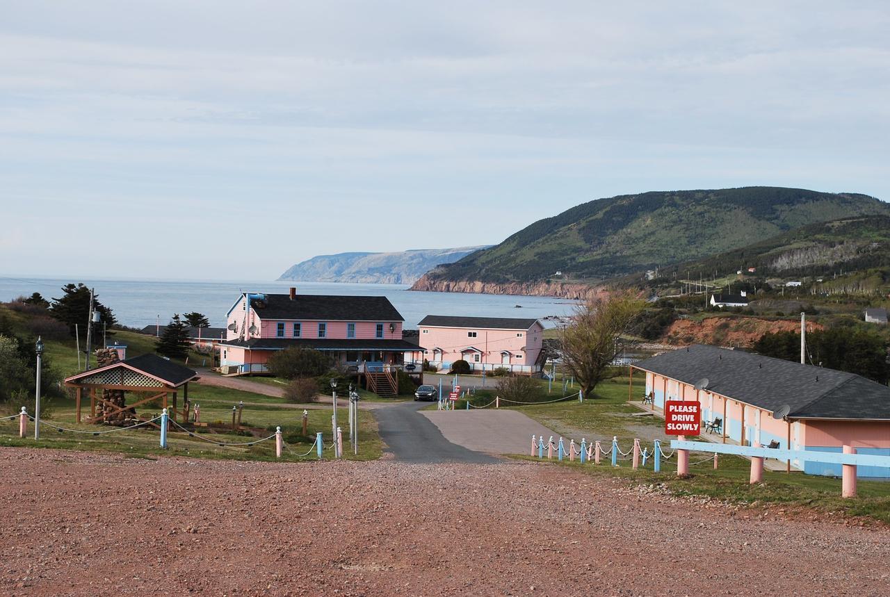 Midtrail Motel Pleasant Bay Exterior foto