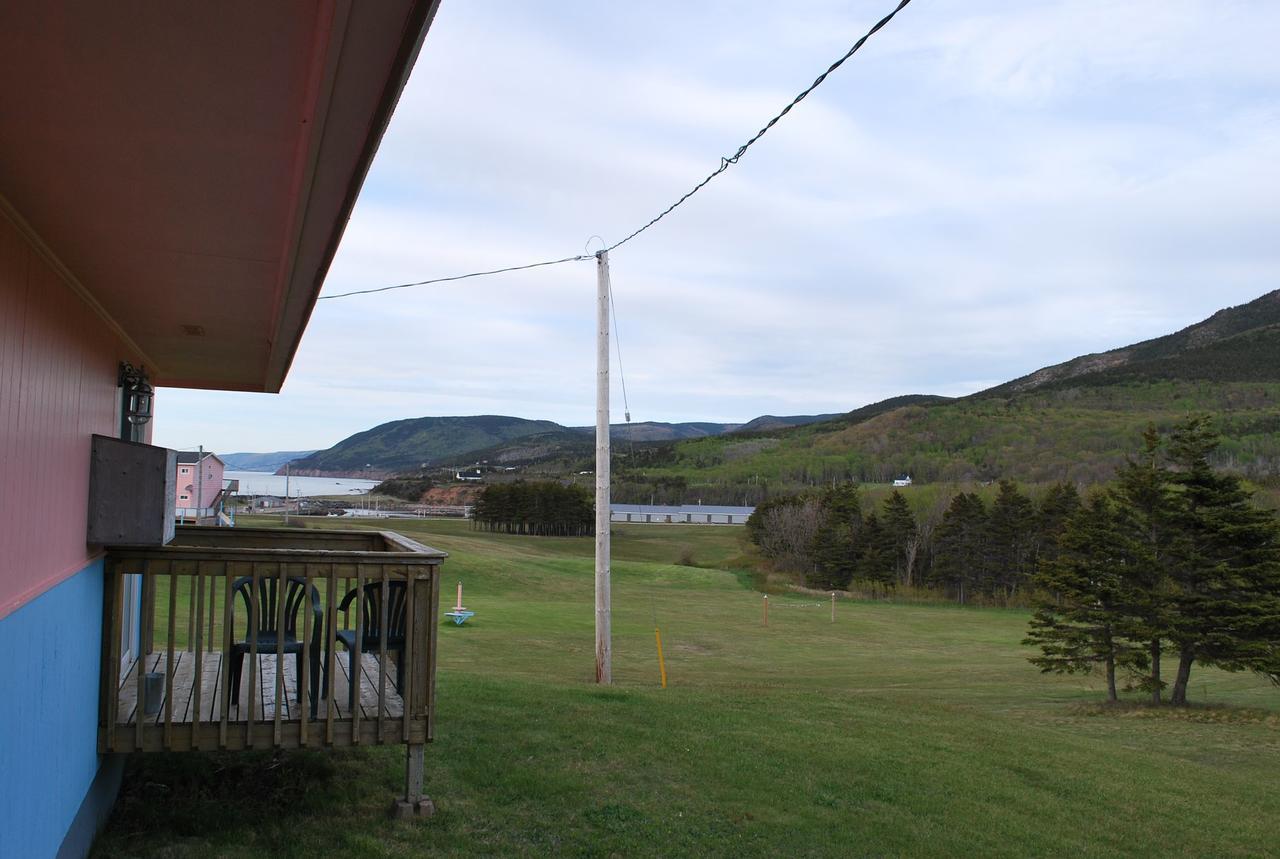 Midtrail Motel Pleasant Bay Exterior foto